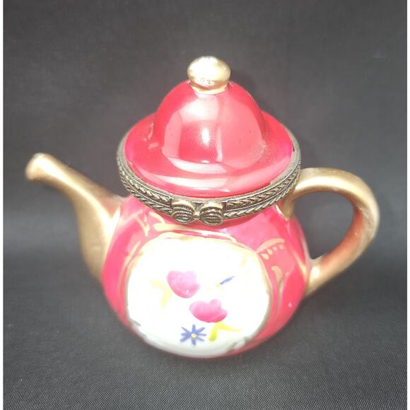Miniature Teapot trinket box with cute flowers painted on front - Picture 1 of 11